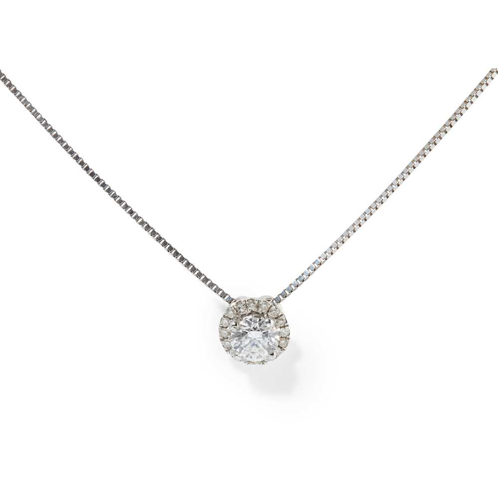 Lot 77 - A diamond set pendant necklace