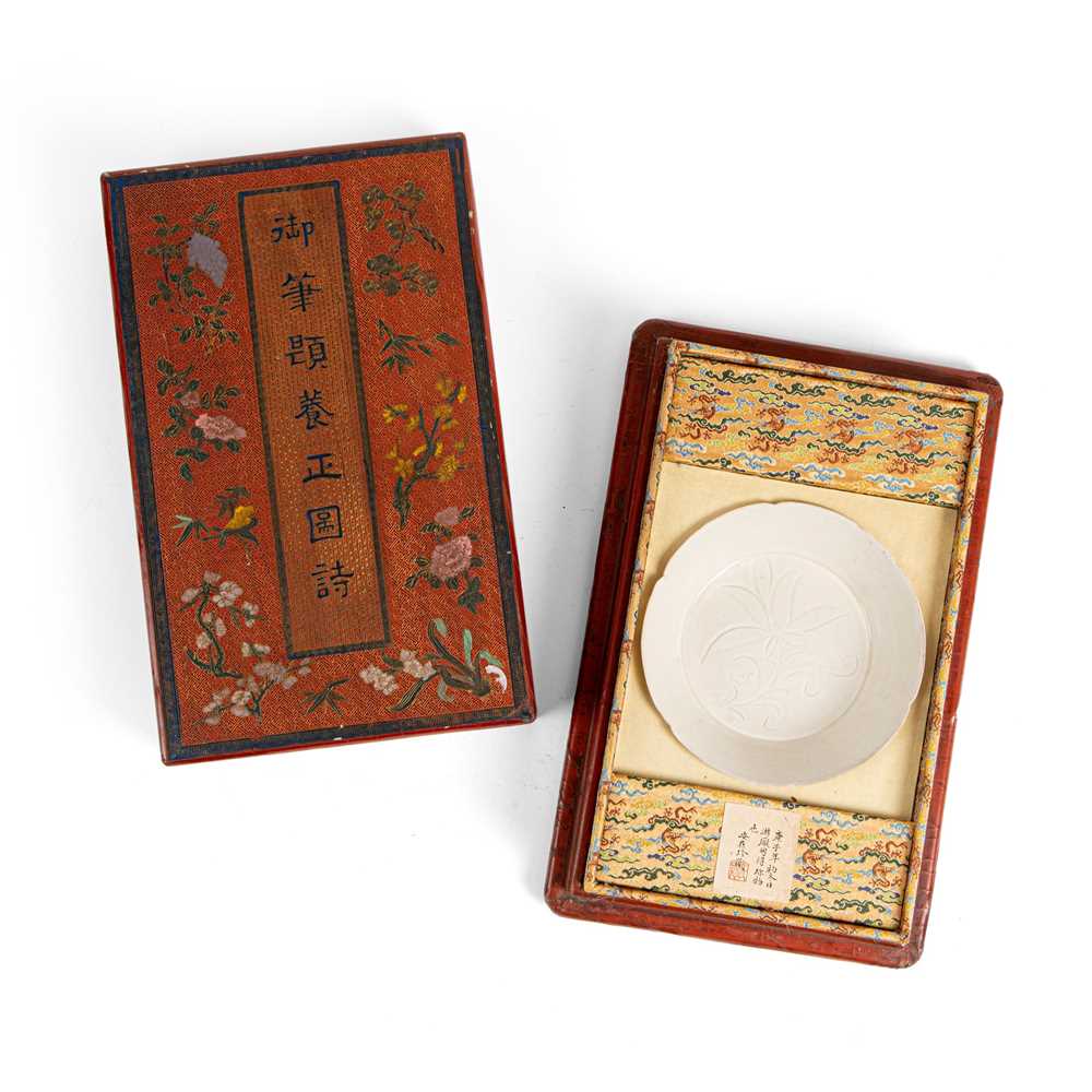Lot 173 - DING-TYPE 'DAYLILY' PLATE WITH A LACQUER BOX