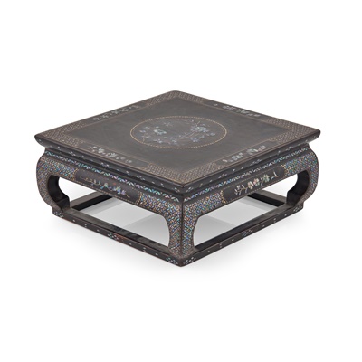 Lot 17 - MOTHER-OF-PEARL INLAID BLACK LACQUER SQUARE WOODEN STAND
