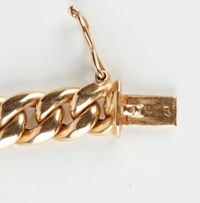 Lot 39 - A French curb link necklace