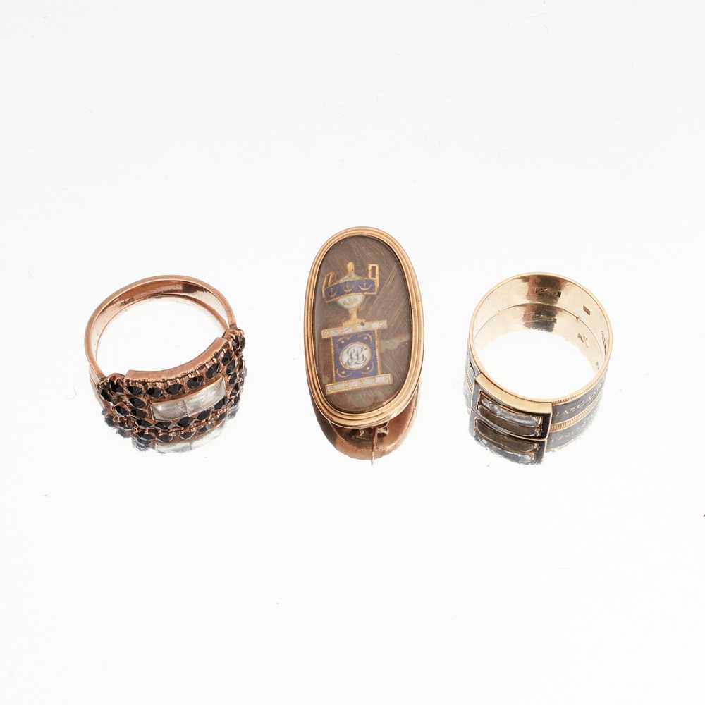 Lot 19 - A collection of Georgian mourning jewellery