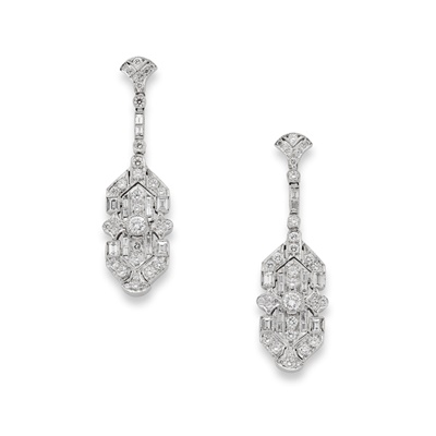 Lot 9 - A pair of diamond pendent earrings
