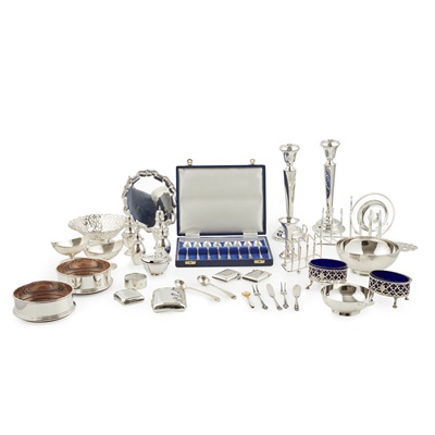 Lot 271 - A collection of miscellaneous silver