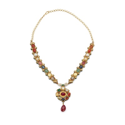 Lot 50 - An Indian Navaratna pendant necklace