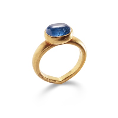 Lot 53 - A sapphire single-stone ring