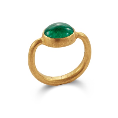 Lot 93 - An emerald single-stone ring