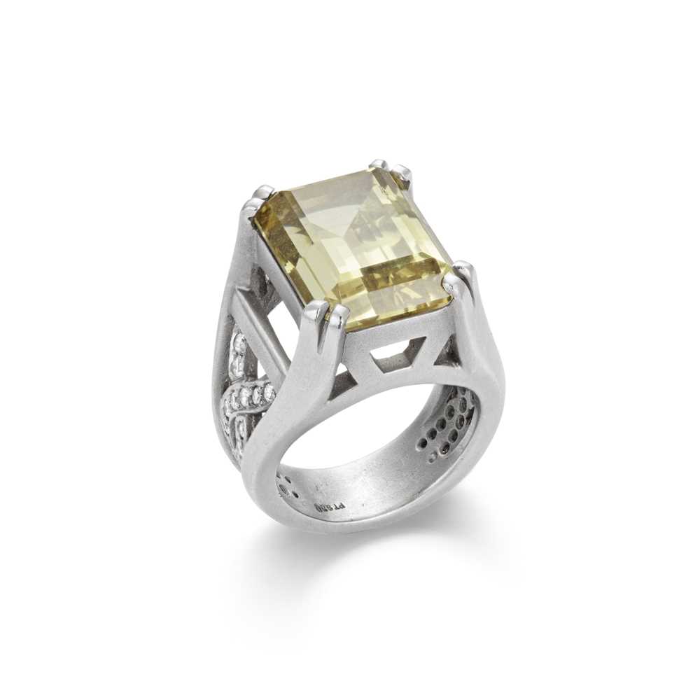 Lot 38 - A beryl and diamond set platinum ring, by Barry Kieselstein-Cord