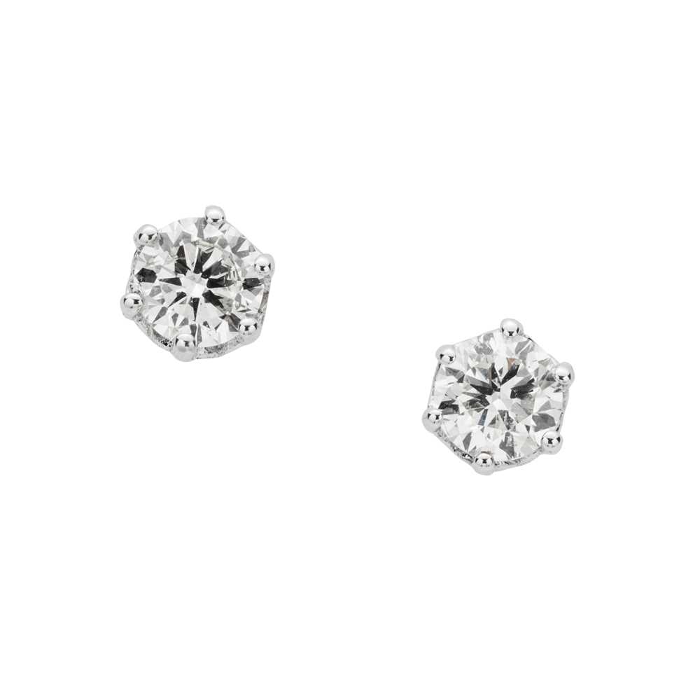 Lot 28 - A pair of diamond single-stone earrings