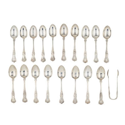 Lot 323 - A matched set of twelve Victorian dessert spoons