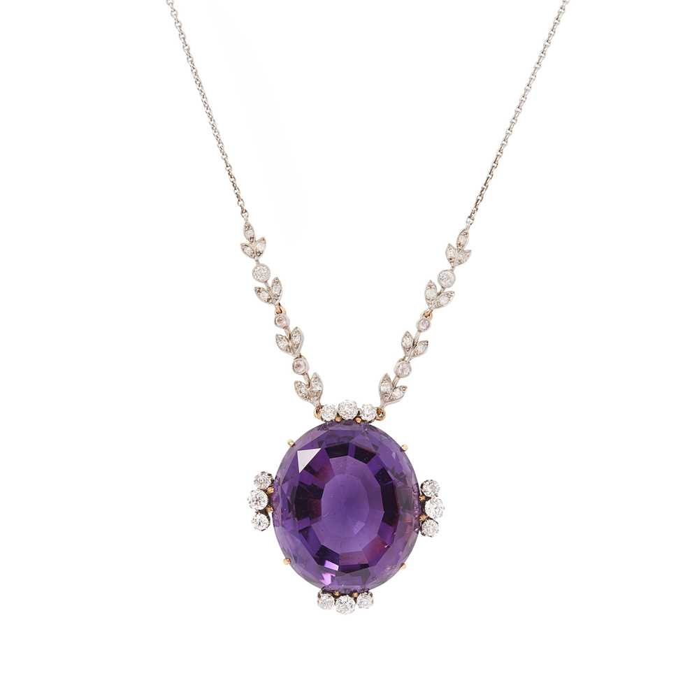 Lot 77 - An early 20th Century amethyst and diamond set pendant necklace