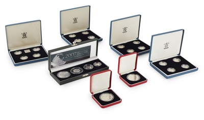 Lot 104 - A collection of Royal Mint silver proof £1 coin sets