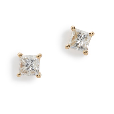 Lot 59 - A pair of diamond stud earrings