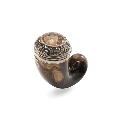 Lot 122 - A CURLY HORN SNUFF MULL