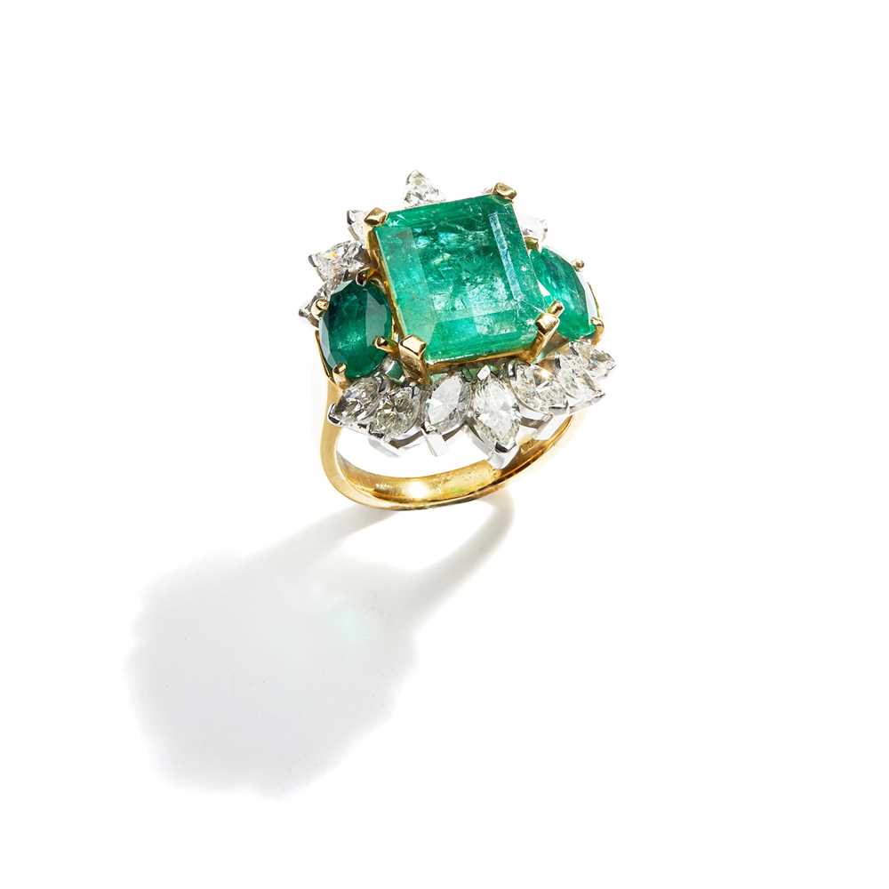 Lot 19 - An emerald and diamond dress ring, by Eric N Smith