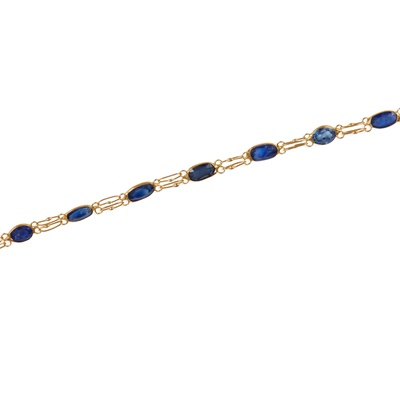 Lot 11 - A sapphire bracelet