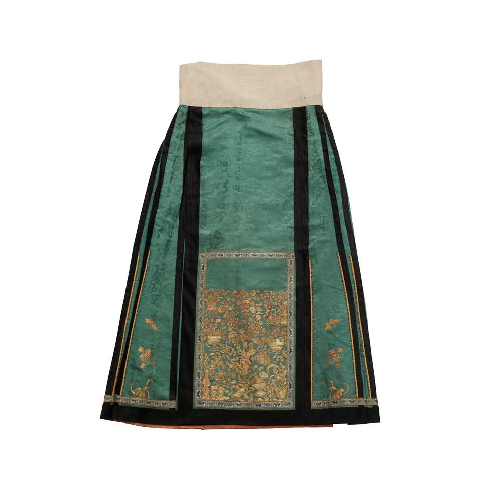 Lot 38 - HAN CHINESE WOMAN'S EMBROIDERED GREEN SILK PLEATED SKIRT