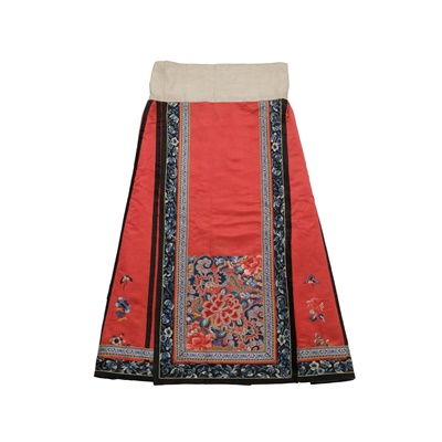 Lot 40 - HAN CHINESE WOMAN'S EMBROIDERED RED SILK PLEATED SKIRT