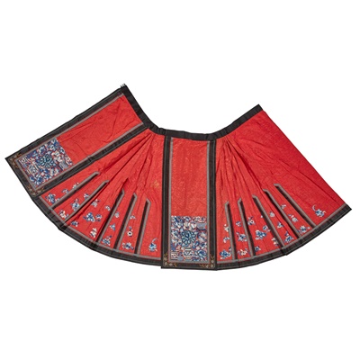 Lot 16 - HAN CHINESE WOMAN'S EMBROIDERED RED SILK PLEATED SKIRT