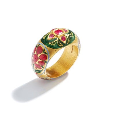 Lot 11 - An Indian ruby and enamel dress ring