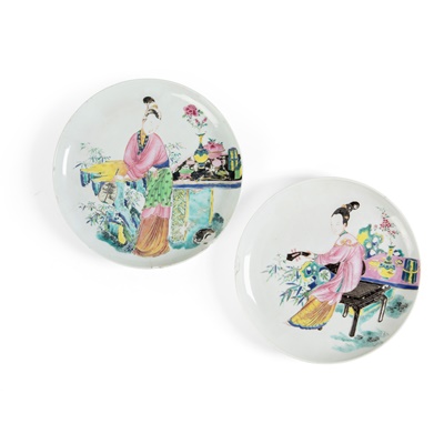 Lot 227 - PAIR OF FAMILLE ROSE 'LADY' PLATES