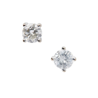 Lot 91 - A pair of diamond stud earrings