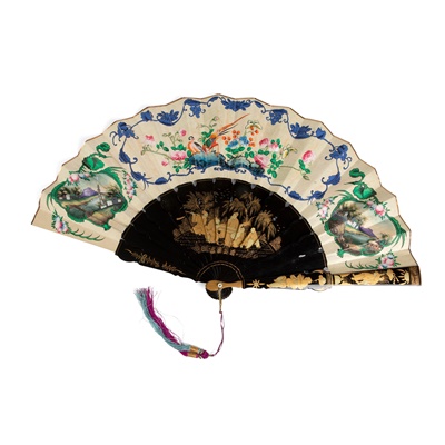 Lot 29 - CANTON LACQUERED AND PAPER 'BIRDS AND FLOWERS' FAN WITH BOX