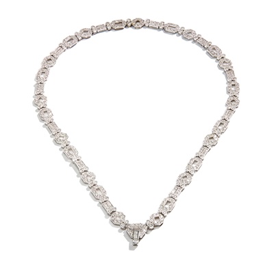 Lot 56 - A diamond necklace