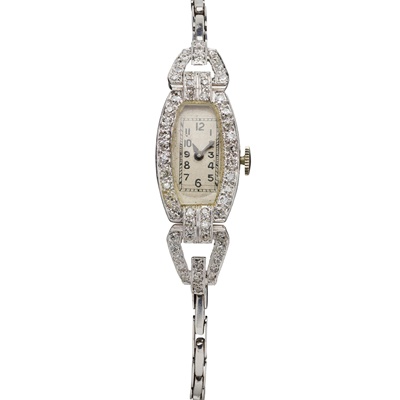 Lot 157 - A 1930s diamond cocktail watch