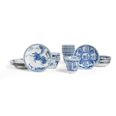 Lot 210 - GROUP OF NINETEEN BLUE AND WHITE WARES