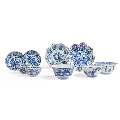 Lot 209 - GROUP OF NINE BLUE AND WHITE WARES