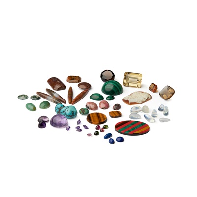 Lot 52 - A collection of loose gemstones and agates