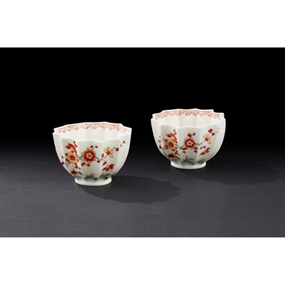 Lot 97 - A PAIR OF RARE WORCESTER TEABOWLS AND SAUCERS