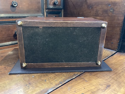 Lot 37 - A VICTORIAN ROSEWOOD AND INLAID TEA CADDY