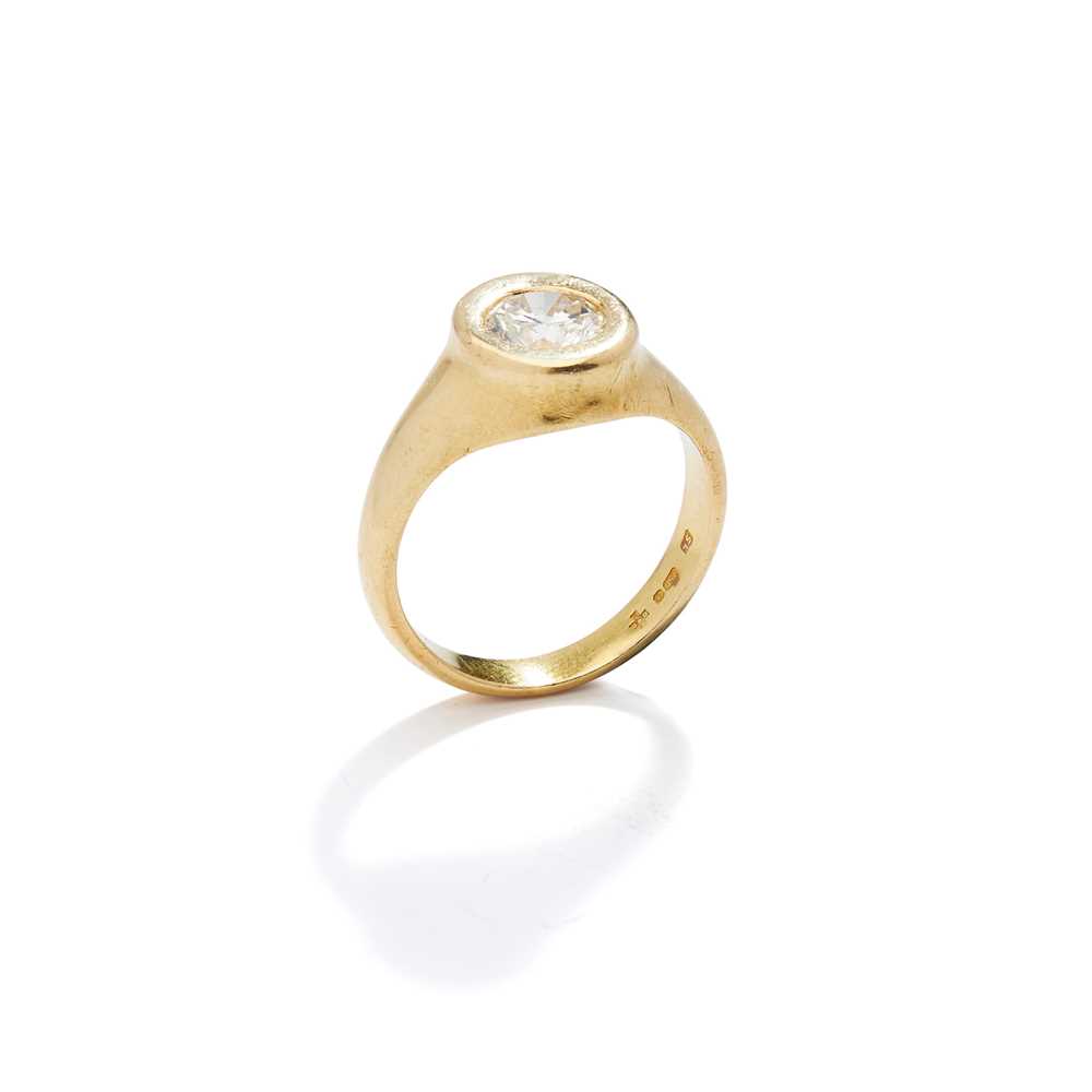 Lot 124 - A diamond single-stone ring
