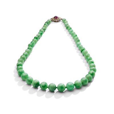 Lot 88 - An early 20th century jadeite jade, ruby and diamond necklace, circa 1930