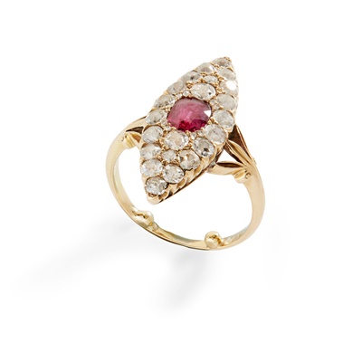 Lot 139 - A ruby and diamond cluster ring
