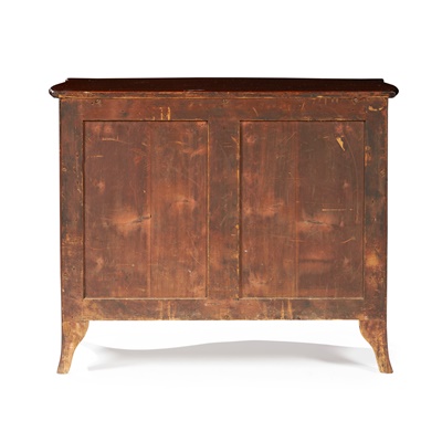 Lot 51 - GEORGE III MAHOGANY SERPENTINE CHEST OF DRAWERS