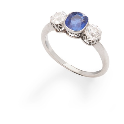 Lot 285 - A three-stone sapphire and diamond ring