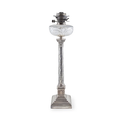 Lot 54 - A late Victorian oil lamp