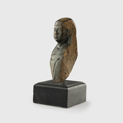 Lot 109 - ANCIENT EGYPTIAN PORTRAIT BUST OF AN OFFICIAL