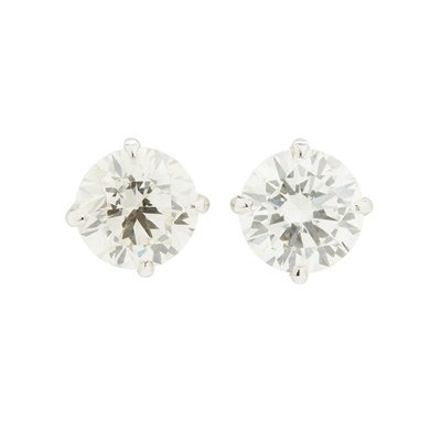 Lot 362 - A pair of diamond stud earrings
