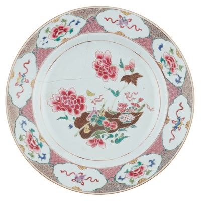 Lot 156 - PAIR OF FAMILLE ROSE 'COVERT EIGHT IMMORTALS' PLATES