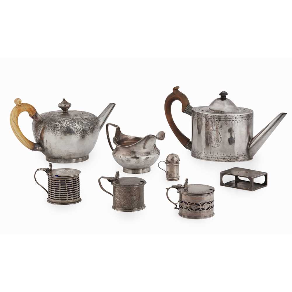 Lot 99 - A Victorian teapot