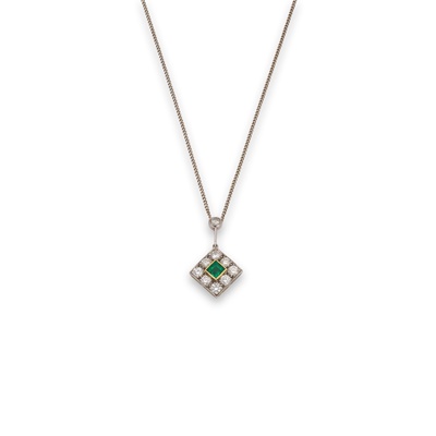 Lot 17 - An emerald and diamond pendant
