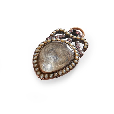 Lot 48 - JACOBITE INTEREST - A mid/late 18th century gem-set pendant