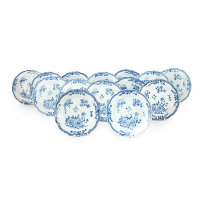 Lot 145 - GROUP OF FOURTEEN BLUE AND WHITE DISHES