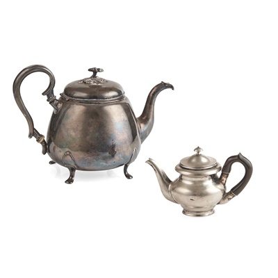 Lot 19 - A mid 19th-Century miniature European teapot