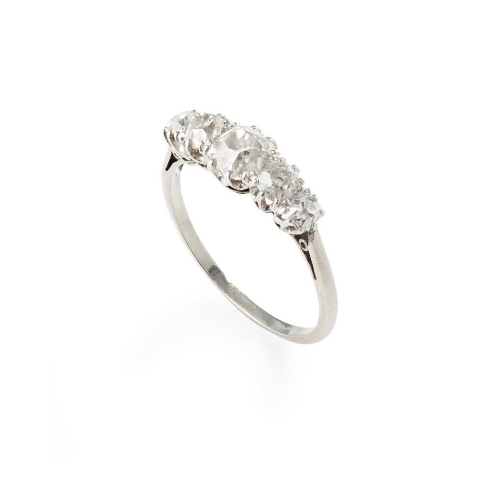 Lot 155 - A five-stone diamond ring