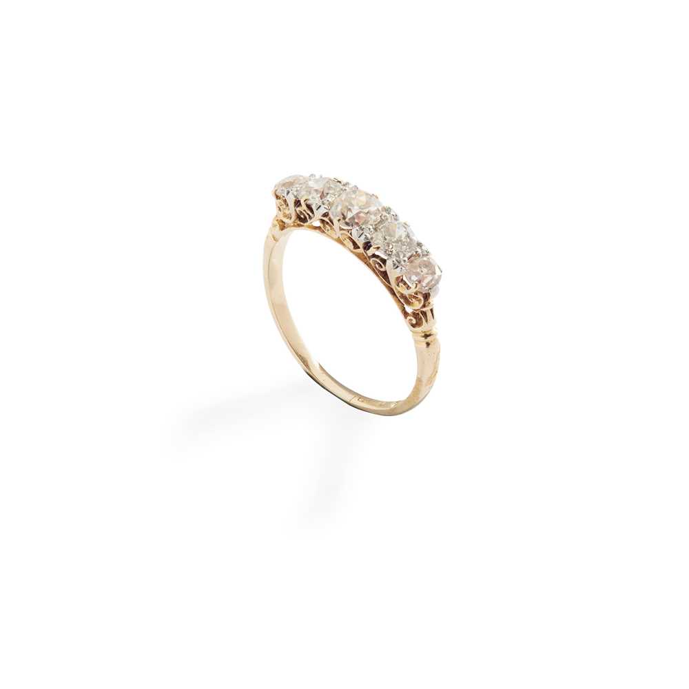 Lot 230 - A five-stone diamond ring