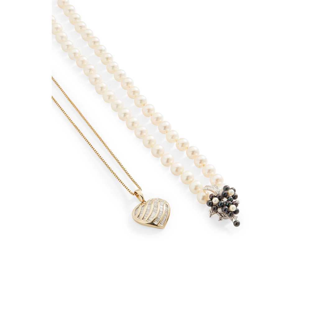 Lot 209 - A pearl necklace